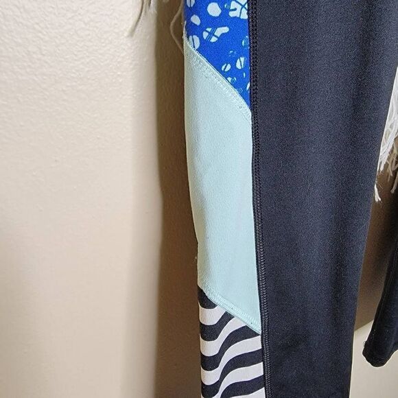 Champion DuoDry Mixed Pattern Stretch Crop Leggings Black Blue Medium - Picture 4 of 11